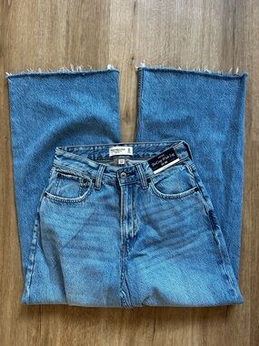 Abercrombie & Fitch Curve Love High Rise Cropped Wide Leg Jeans